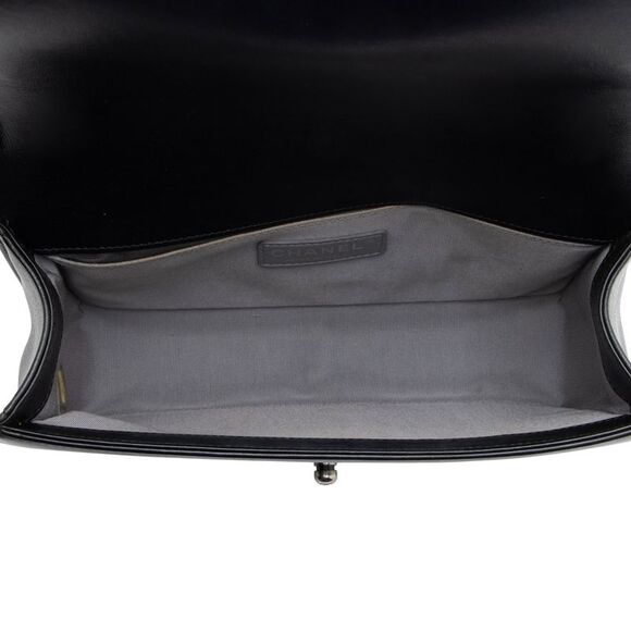 Chanel Chevron Lambskin Old Medium Boy Bag - Picture 7 of 15